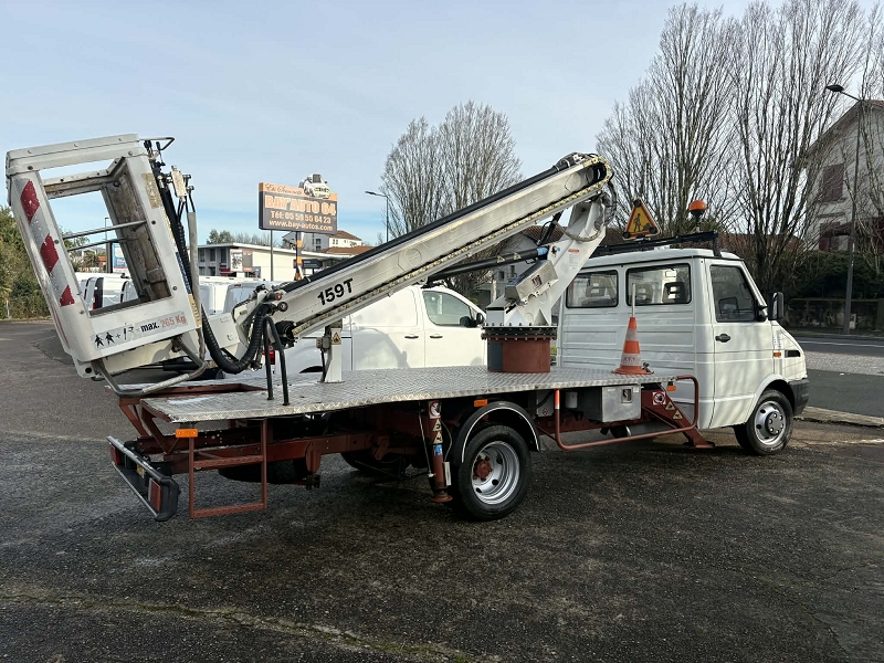 IVECO DAILY II 35/8 NACELLE ELEVATRICE SUR PORTEUR 159T